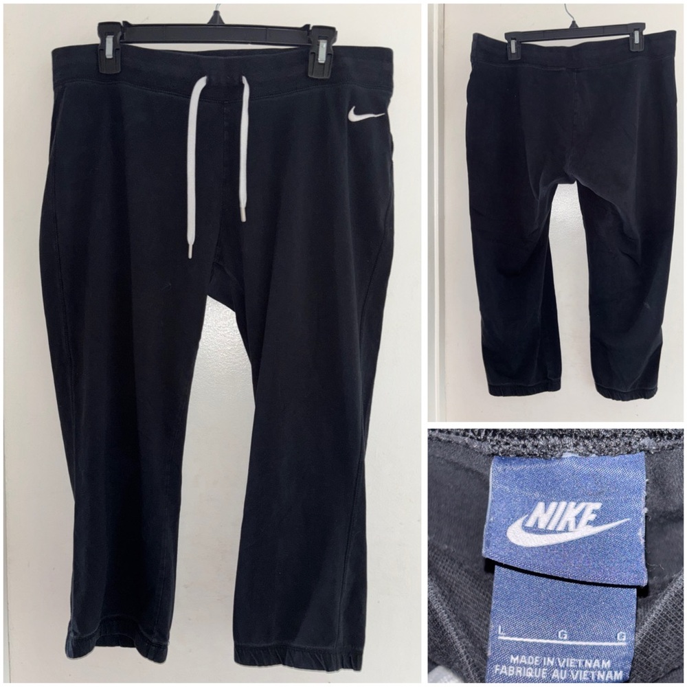 Nike Woman’s Cropped Black Joggers